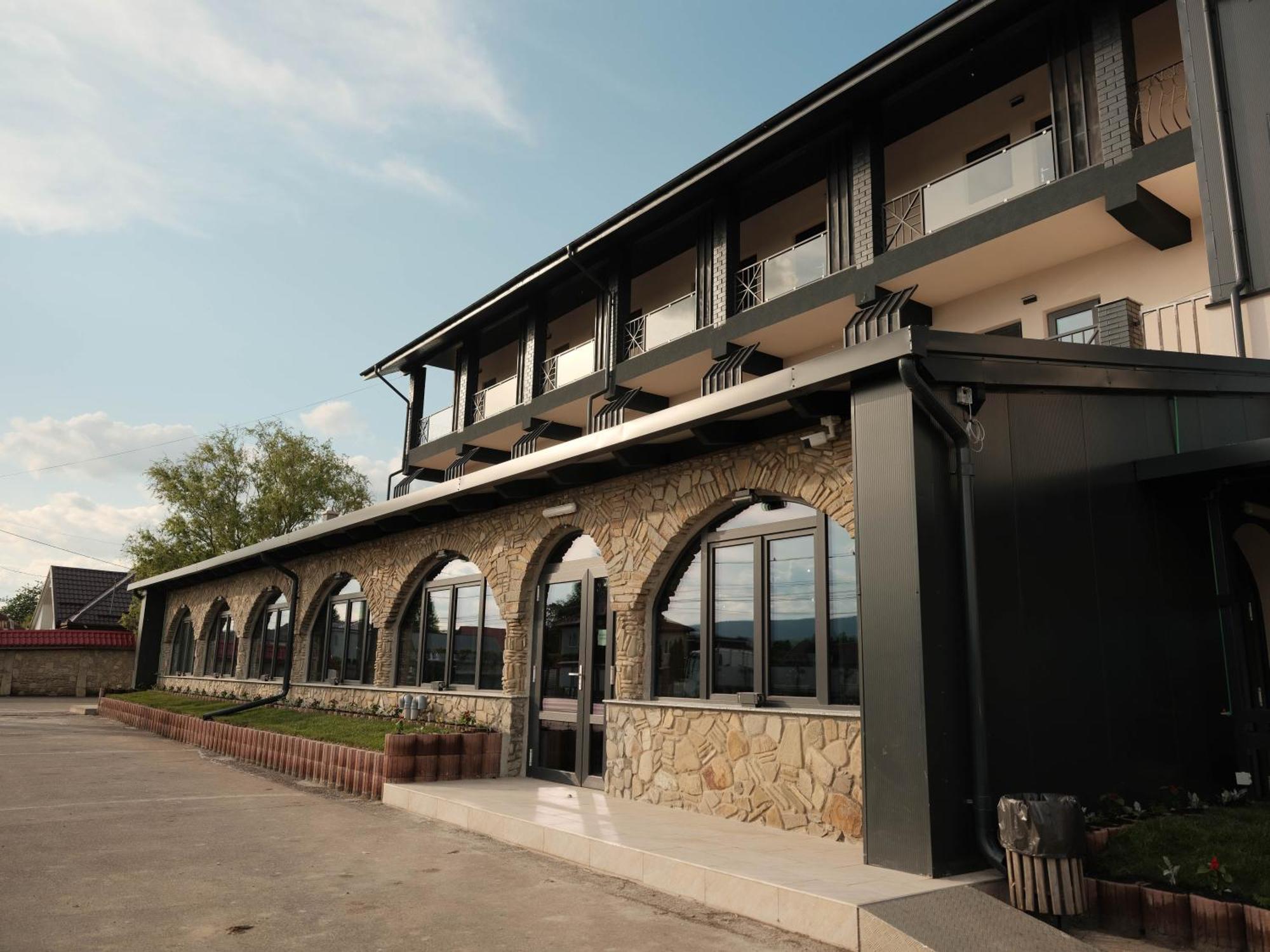 Hanul Ursilor Târgu Neamţ Exterior foto